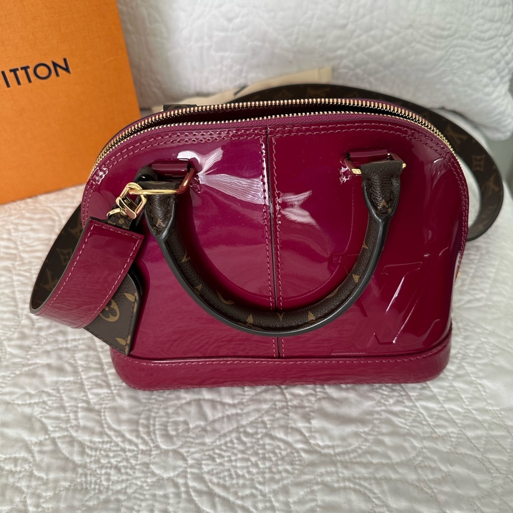 Louis Vuitton Alma BB W/Strap